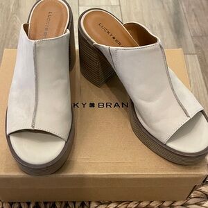 Lucky Brand Women's Cream Slide Sandals with Wooden Heel